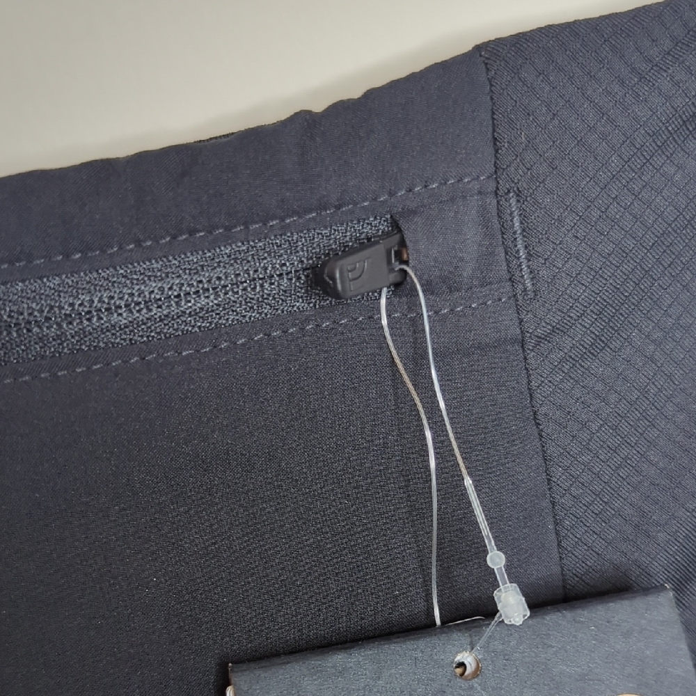 The North Face Women's Black Athletic Shorts - Picture 8 of 12